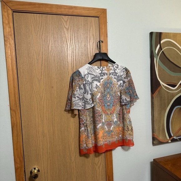 Roz & Ali Large Multi-Color w/Paisley Print w/Flutter Sleeves Blouse - EUC - Picture 2 of 4